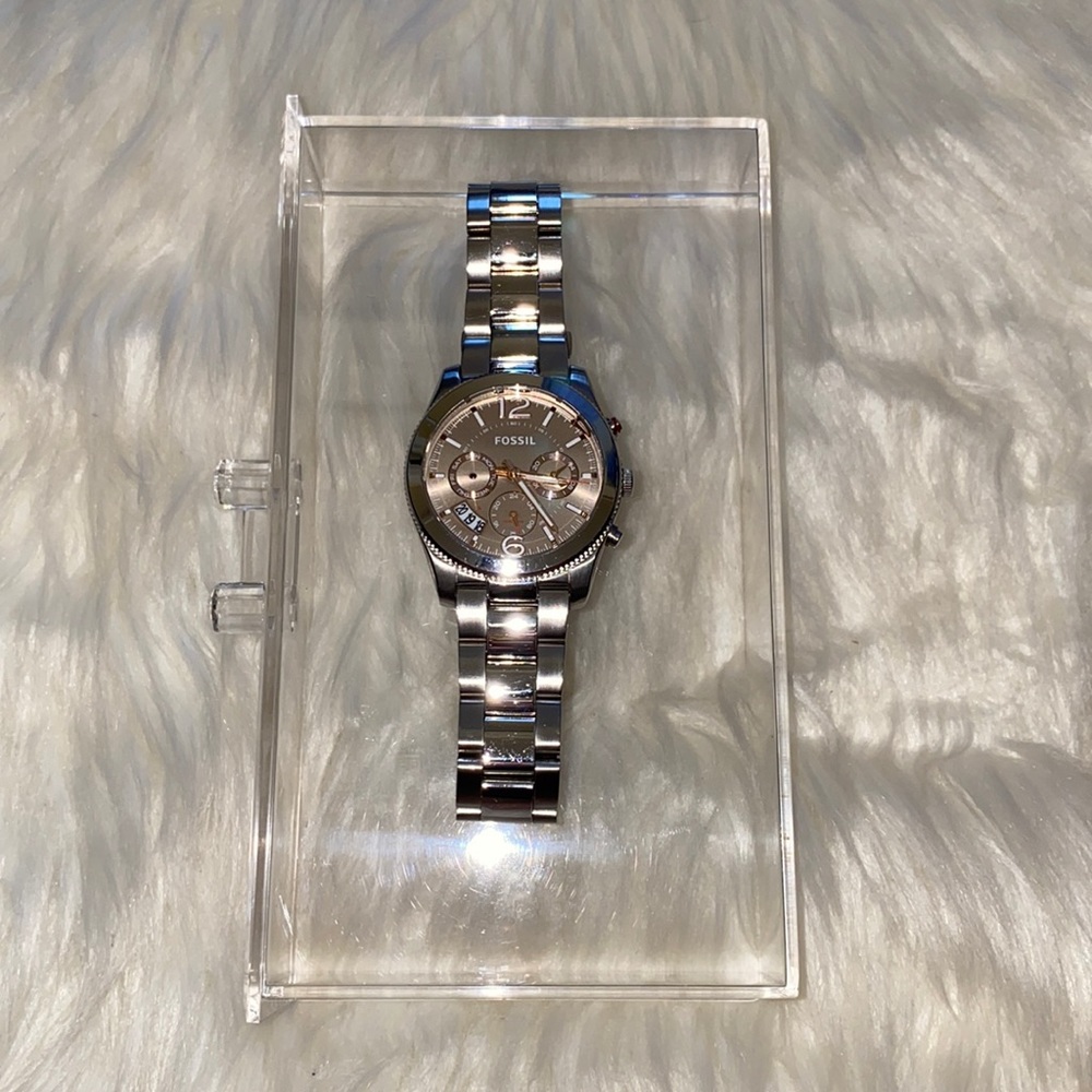 NEW! Perfect boyfriend taupe dial ladies watch!